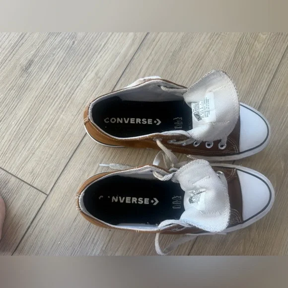 Converse Men’s Low Top Canvas Sneakers in Brown and White - Picture 5 of 6